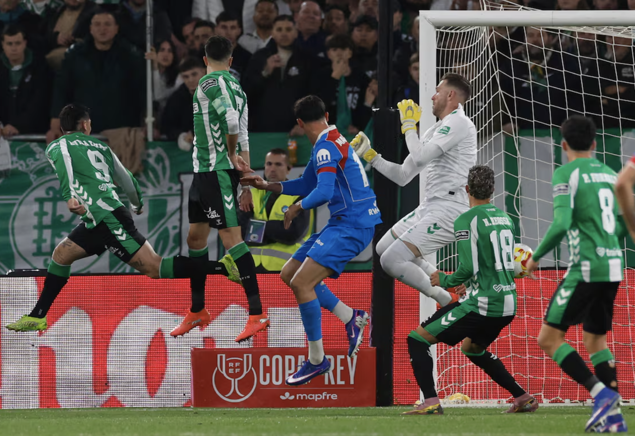 Bán kết Cúp Nhà vua gọi tên Atletico Madrid - Ảnh 2.