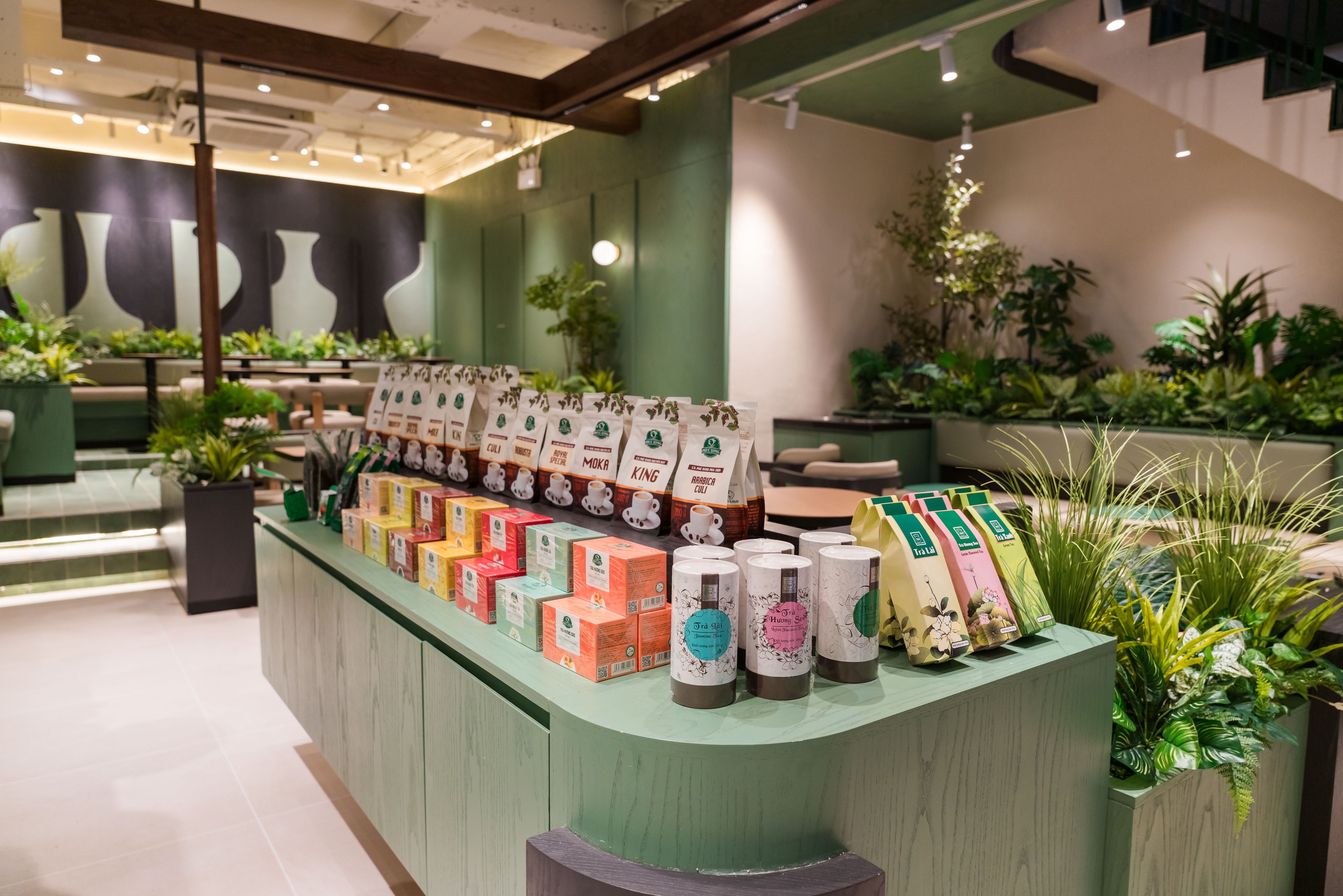 Có gì bên trong cửa hàng flagship đầu tiên của Phúc Long tại Hà Nội? - Ảnh 5.