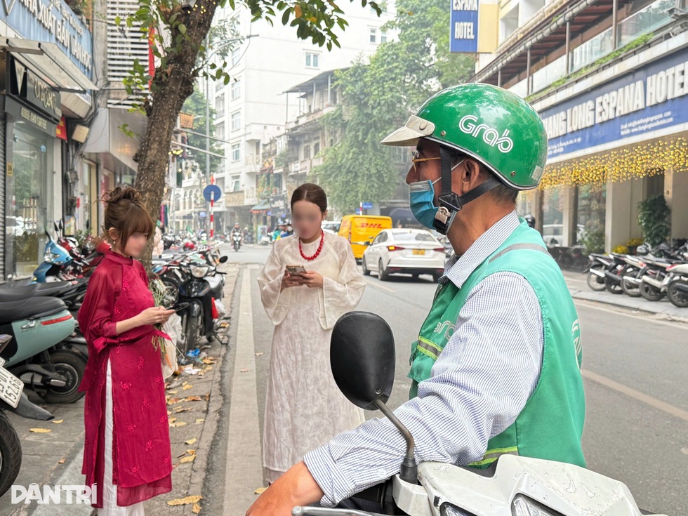 Chủ căn nhà trăm tuổi ở Hà Nội mất ngủ vì các nàng thơ chụp ảnh ngày đêm - 6