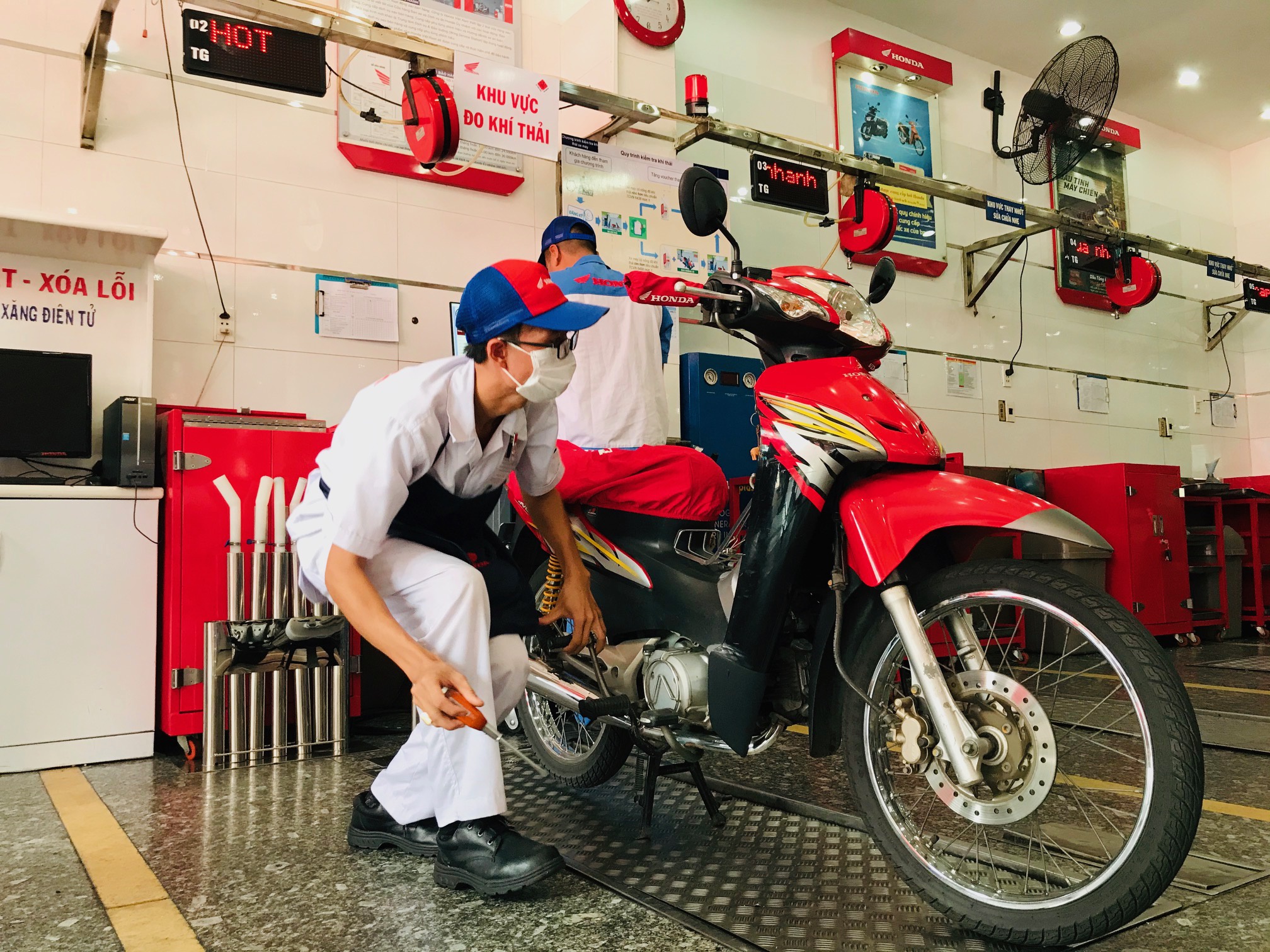 Sai lầm phổ biến của người Việt khi bảo dưỡng xe máy trước Tết - Ảnh 2.