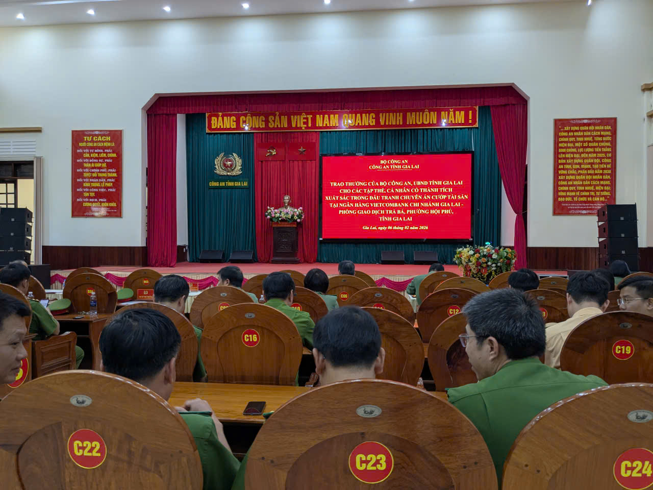 cướp ngân hàng - Ảnh 6.