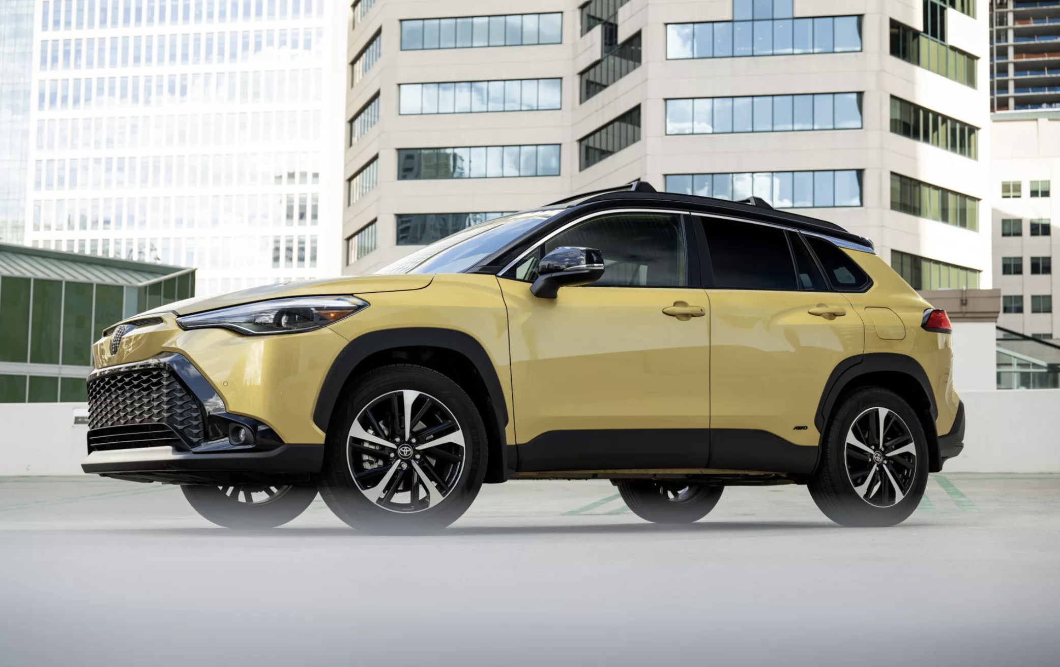 Không phải xe điện, Toyota dồn lực sản xuất ô tô hybrid - Ảnh 2.