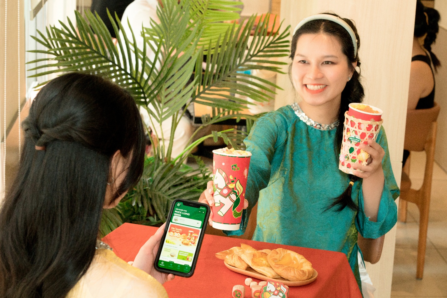 Vì sao Phúc Long Dragon 82 Hàng Điếu đang được giới trẻ Hà Nội chú ý?- Ảnh 7.