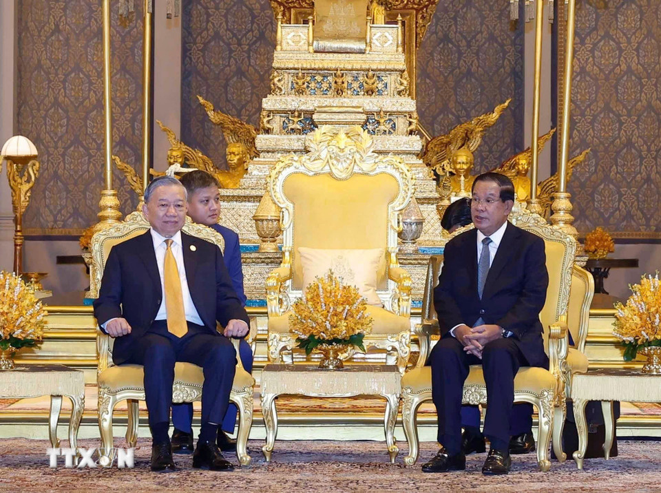 Tổng Bí thư Tô Lâm hội kiến Samdech Techo Hun Sen. - Ảnh 1.