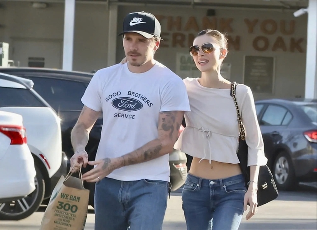 Thêm hành động dứt tình của Brooklyn Beckham với cha mẹ - 3