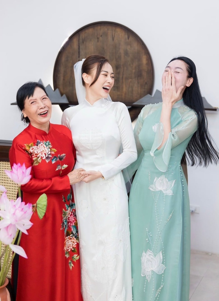 Cách mẹ chồng đối đãi với Phương Oanh