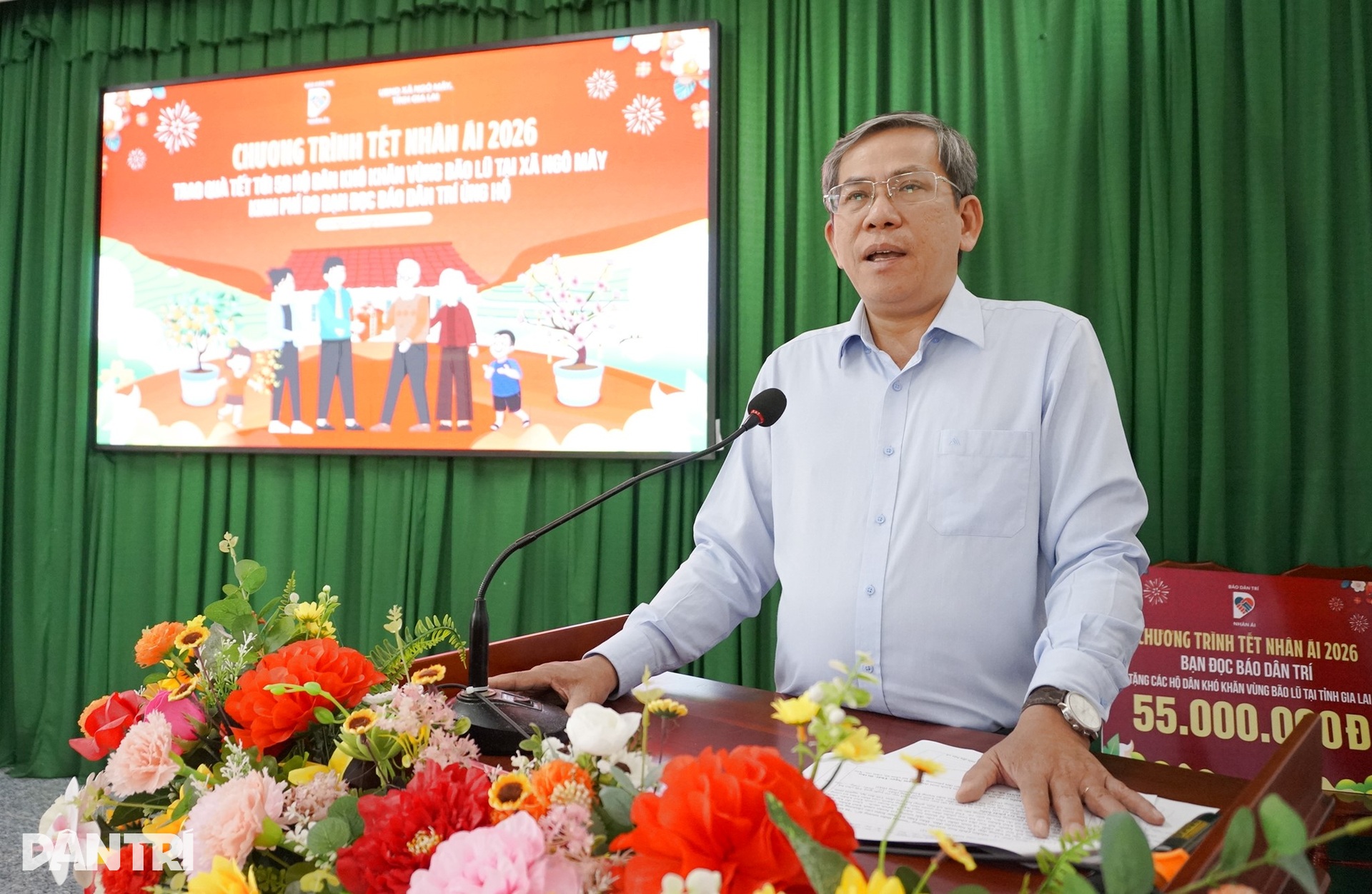 Cụ bà xúc động nhận 1 triệu đồng, Tết này có thêm tiền mua mắm muối cho con - 6