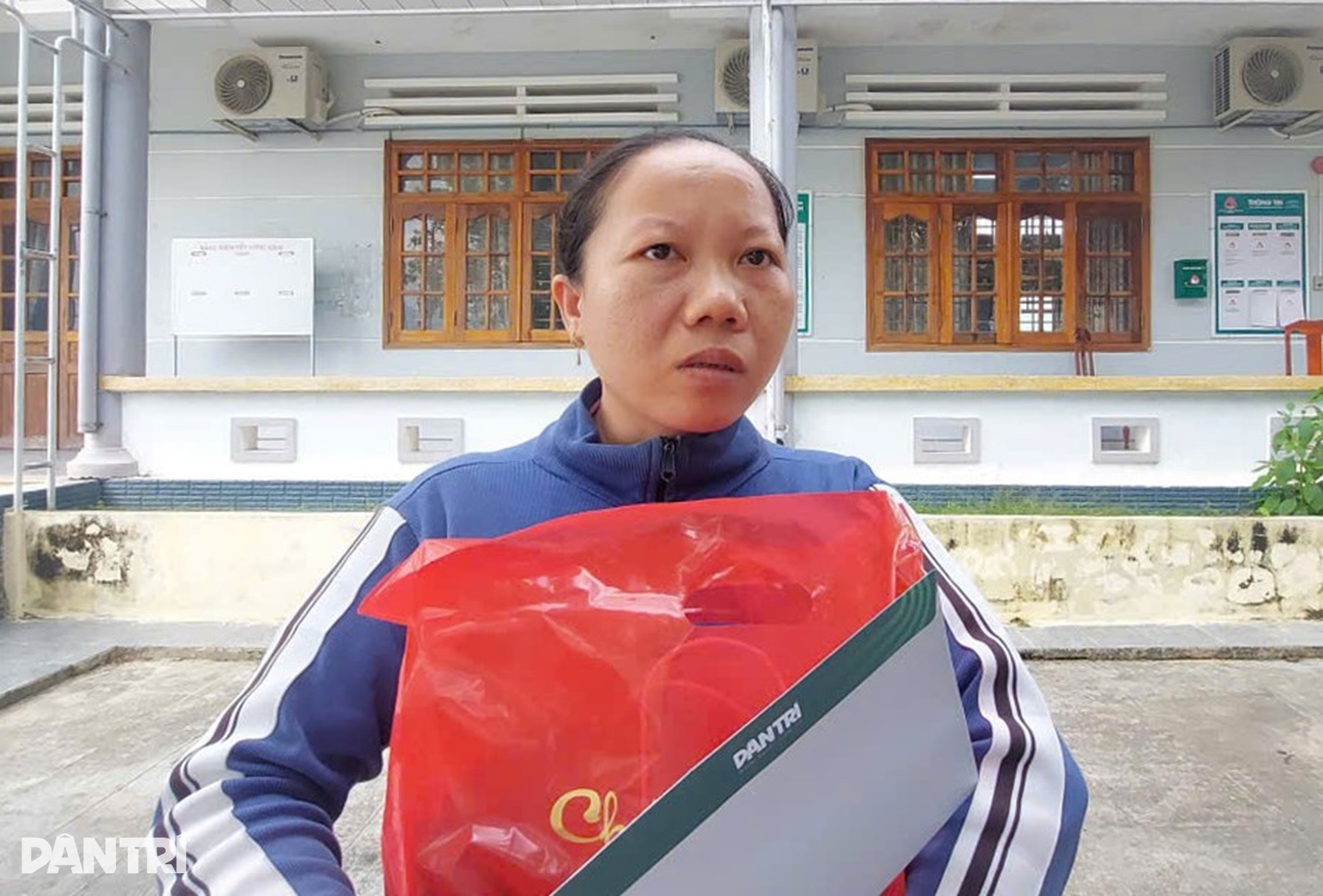 Cụ bà xúc động nhận 1 triệu đồng, Tết này có thêm tiền mua mắm muối cho con - 8