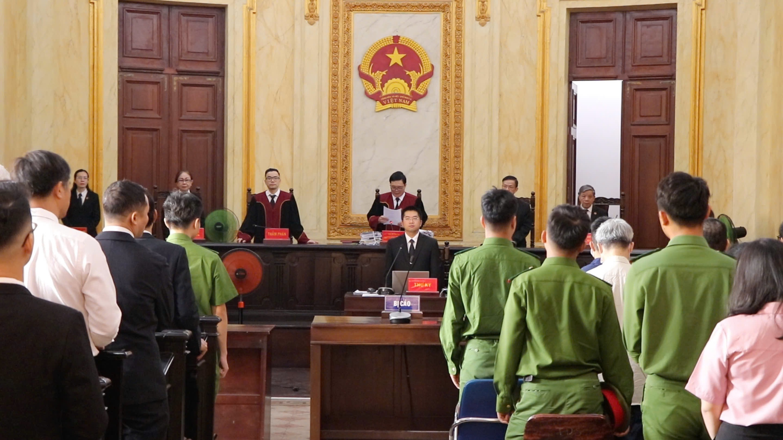 Mức án của 25 bị cáo sai phạm tại Chi cục Thú y vùng 6- Ảnh 3.