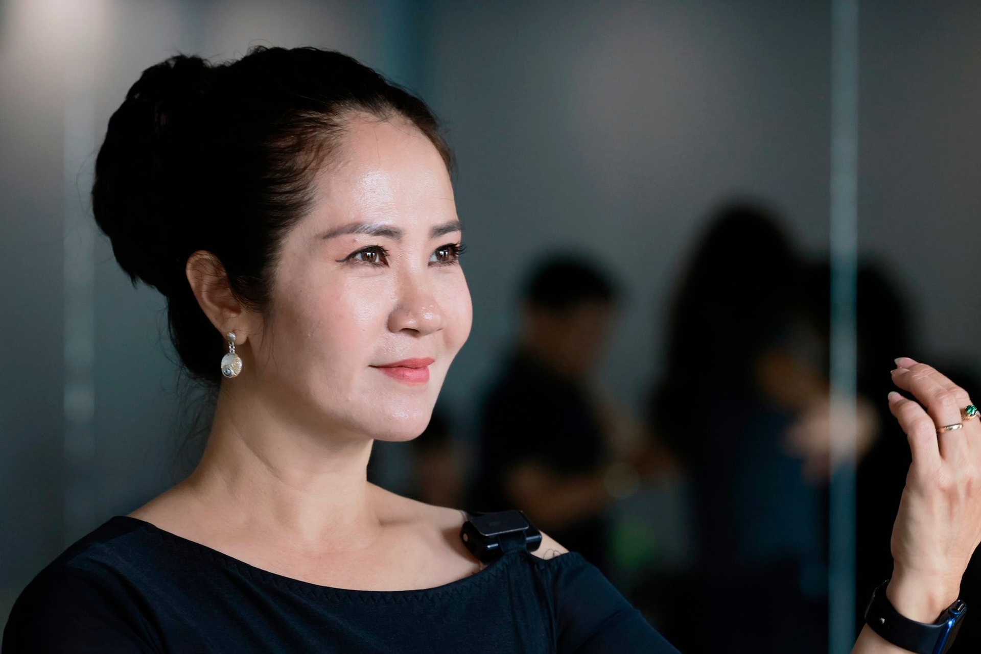 NSƯT Nguyệt Hằng tuổi 53: Được Trung Anh khen diễn đỉnh, là bà ngoại xì tin - 10