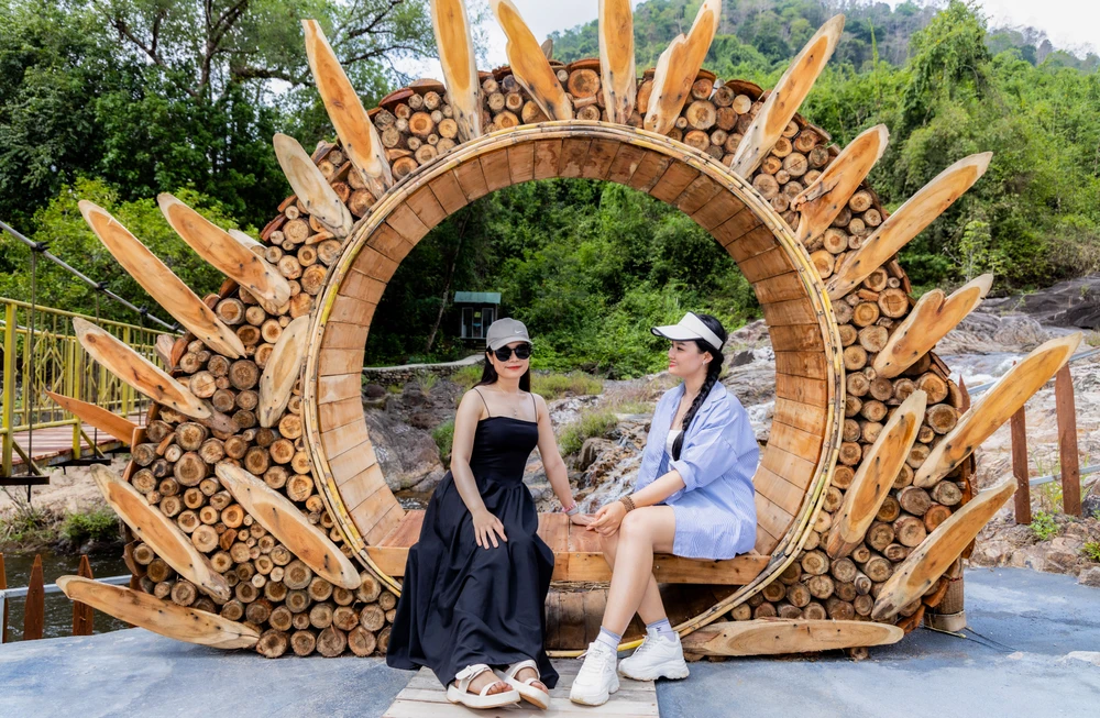 Công viên du lịch Yang Bay.JPG