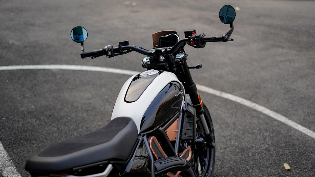 Mô tô giới hạn cả Việt Nam có đúng một chiếc, chốt giá ngang Kia Sonet - 4