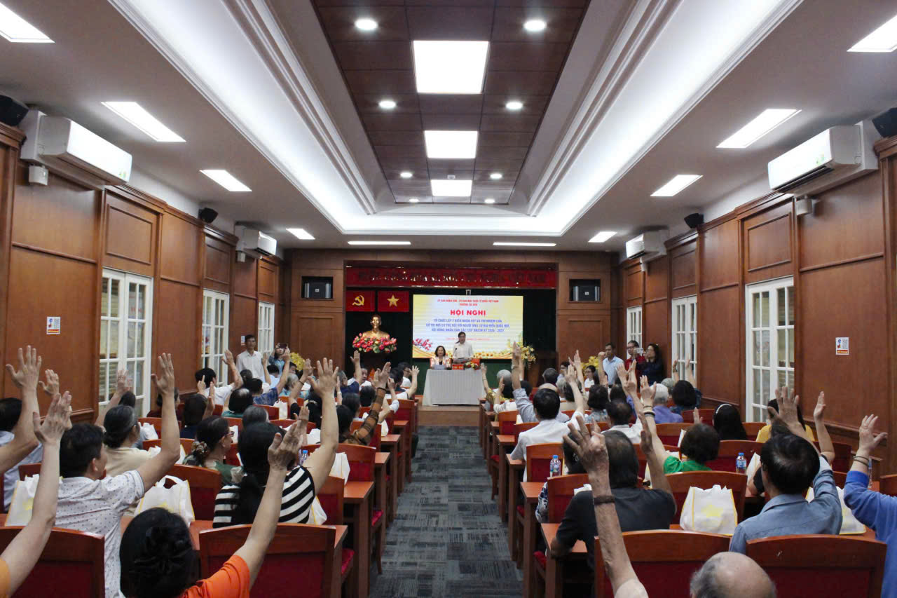 100% cử tri tín nhiệm Viện trưởng Lê Văn Đông ứng cử ĐBQH- Ảnh 3. 100% cử tri tín nhiệm Viện trưởng Lê Văn Đông ứng cử ĐBQH- Ảnh 3.