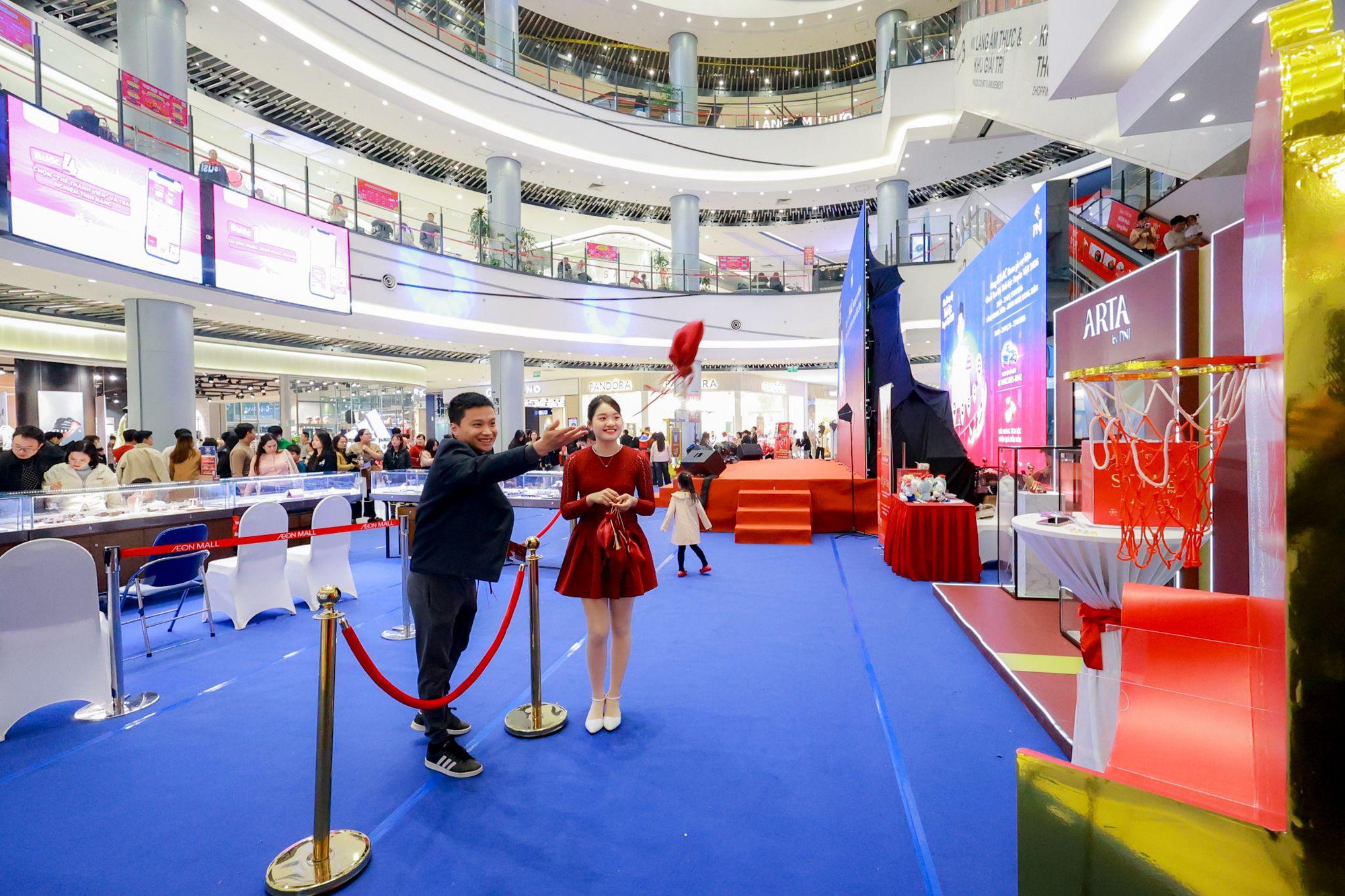 Vui như Tết cùng Isaac, Bùi Công Nam tại chuỗi Tọa độ Tích lộc xuyên Việt 2026 của PNJ- Ảnh 2.