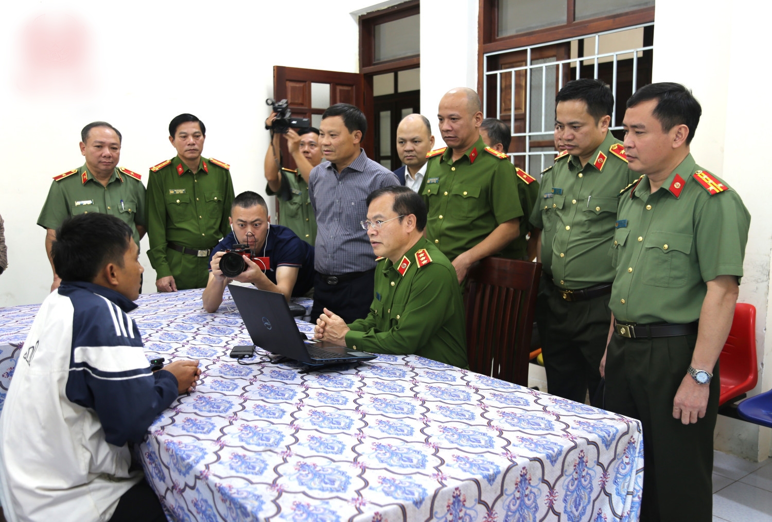 5.000 tin nhắn đắt giá giúp cơ quan chức năng truy bắt kẻ cướp ngân hàng- Ảnh 2.