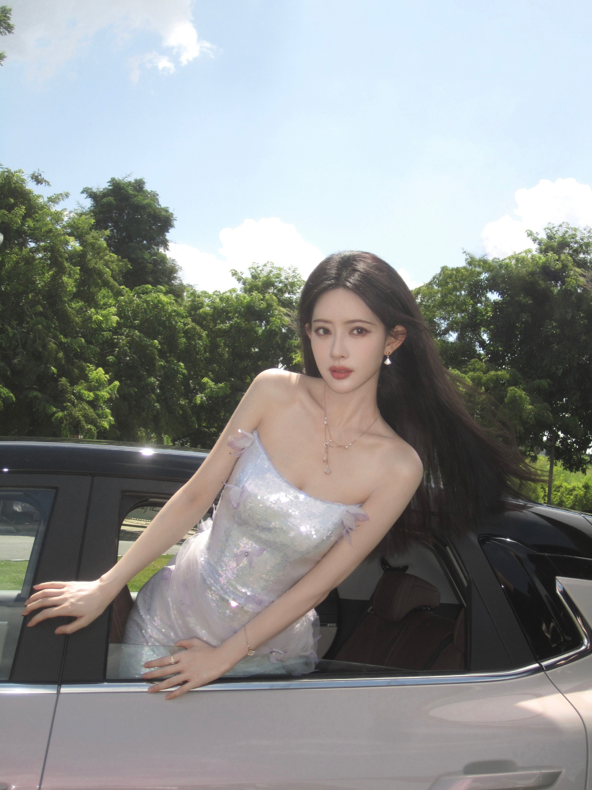 Nữ diễn viên được cả nước săn đón chi hơn 262 triệu mua ô tô điện thưởng Tết cho nhân viên- Ảnh 4.