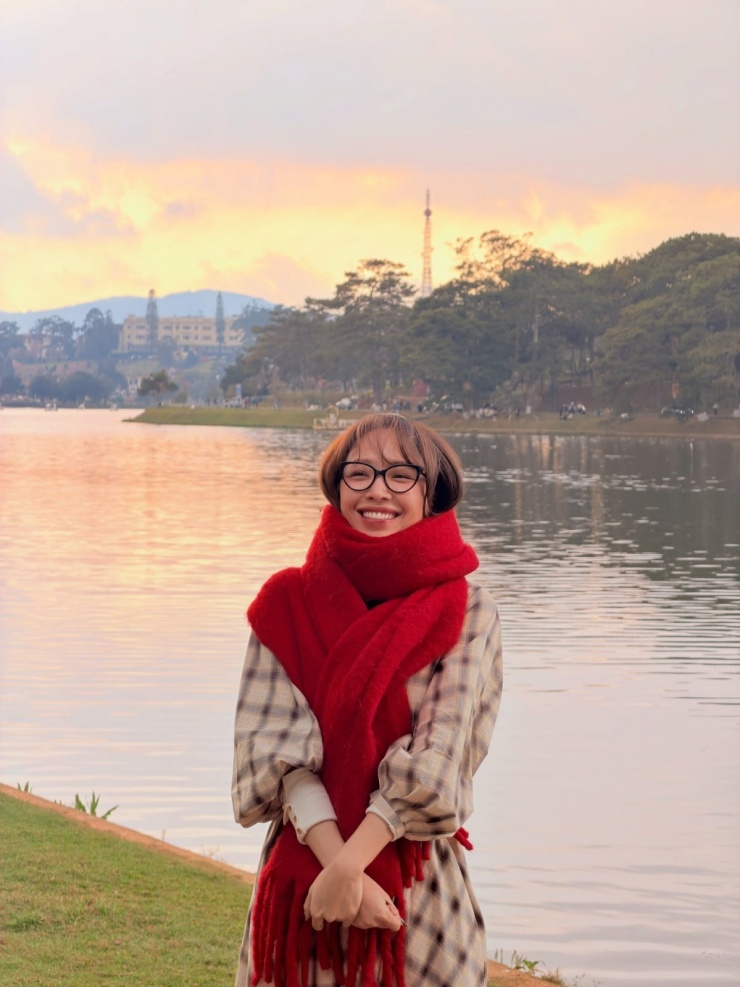 Tóc Tiên check in mùa mai anh đào nhuộm hồng Đà Lạt - 5