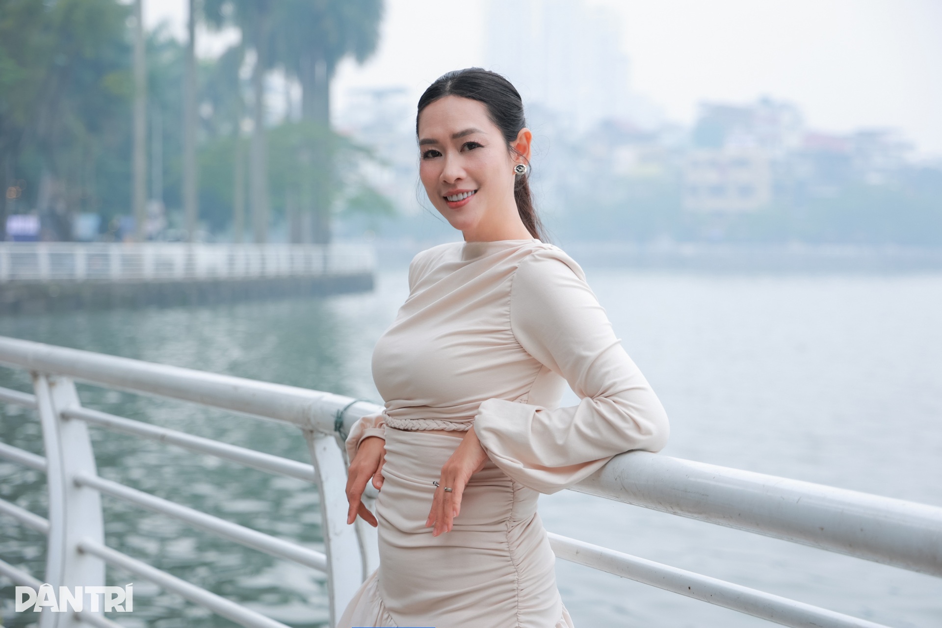 Nhan sắc mặn mà của Hà Hương Nguyệt thảo mai sau gần 25 năm - 3