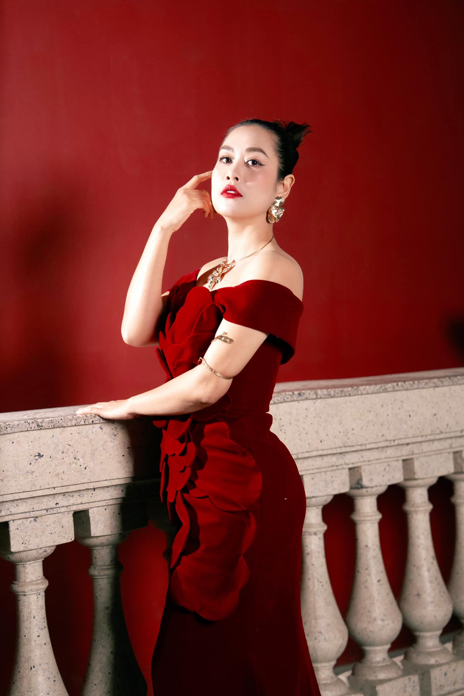 Nhan sắc mặn mà của Hà Hương Nguyệt thảo mai sau gần 25 năm - 10