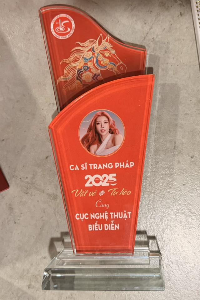 Nữ ca sĩ được Cục Nghệ thuật Biểu diễn cảm ơn: Cháu gái Đại sứ đặc mệnh toàn quyền của Việt Nam, 17 tuổi đã nổi tiếng- Ảnh 4.