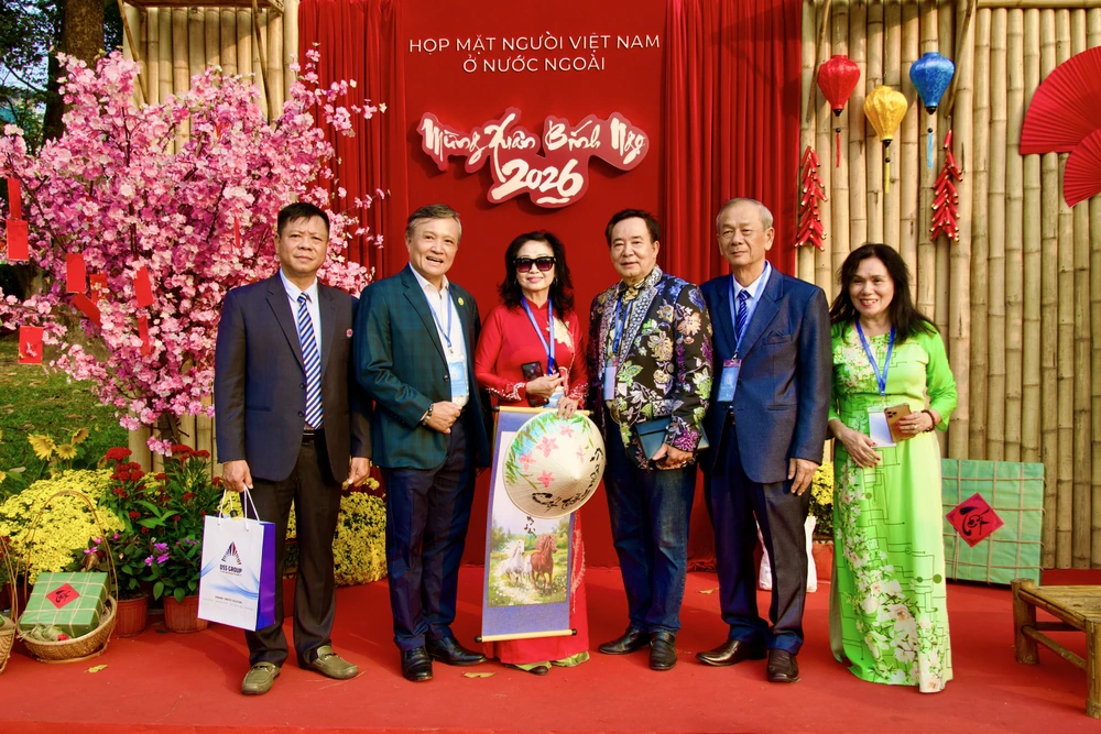 Các kiều bào đều chia sẻ rằng muốn tận dụng những gì mình có để cùng nhau đưa thành phố đi lên. Ảnh: DƯƠNG KHANG