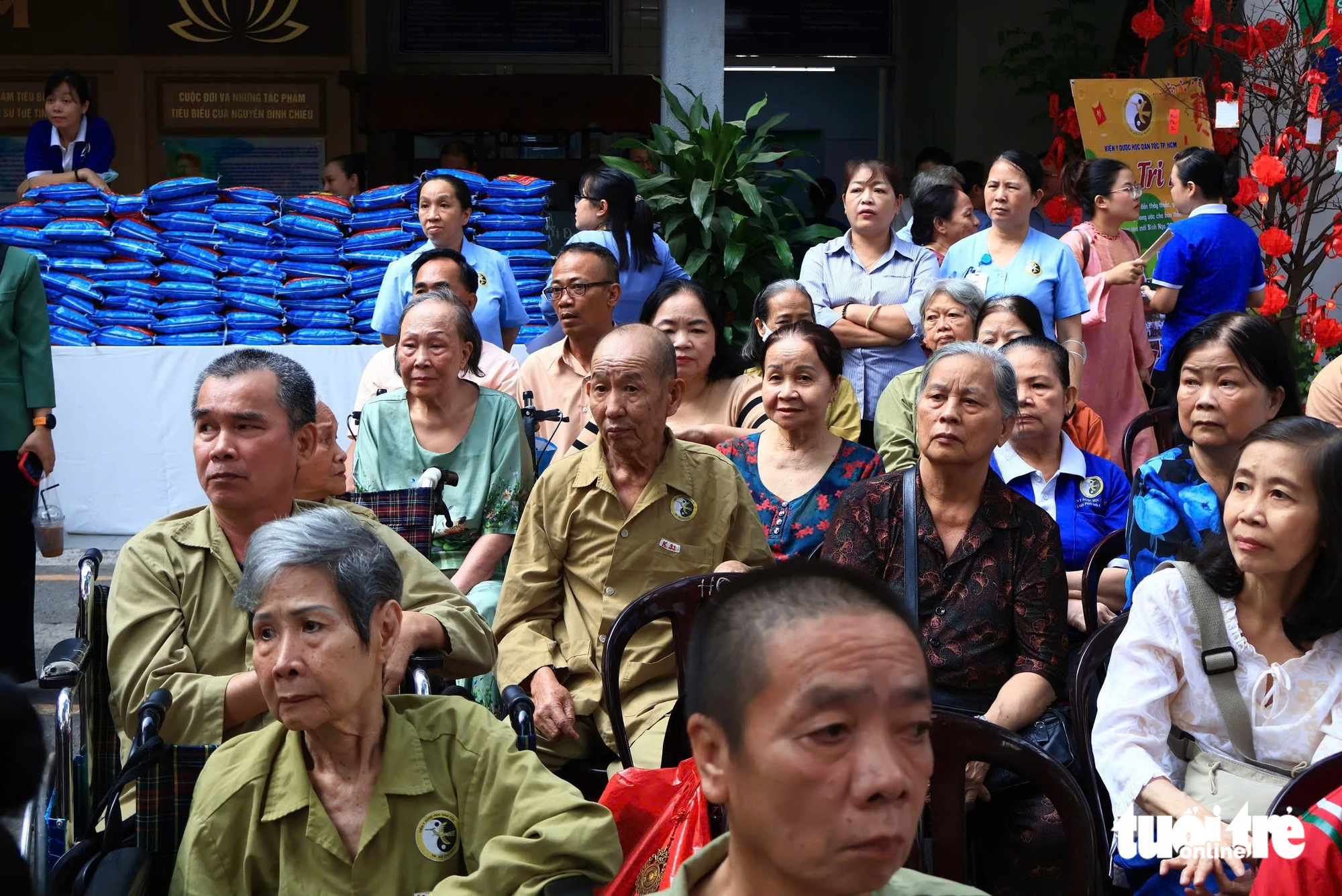 Lan tỏa không khí xuân trong Viện Y dược học dân tộc TP.HCM - Ảnh 5.