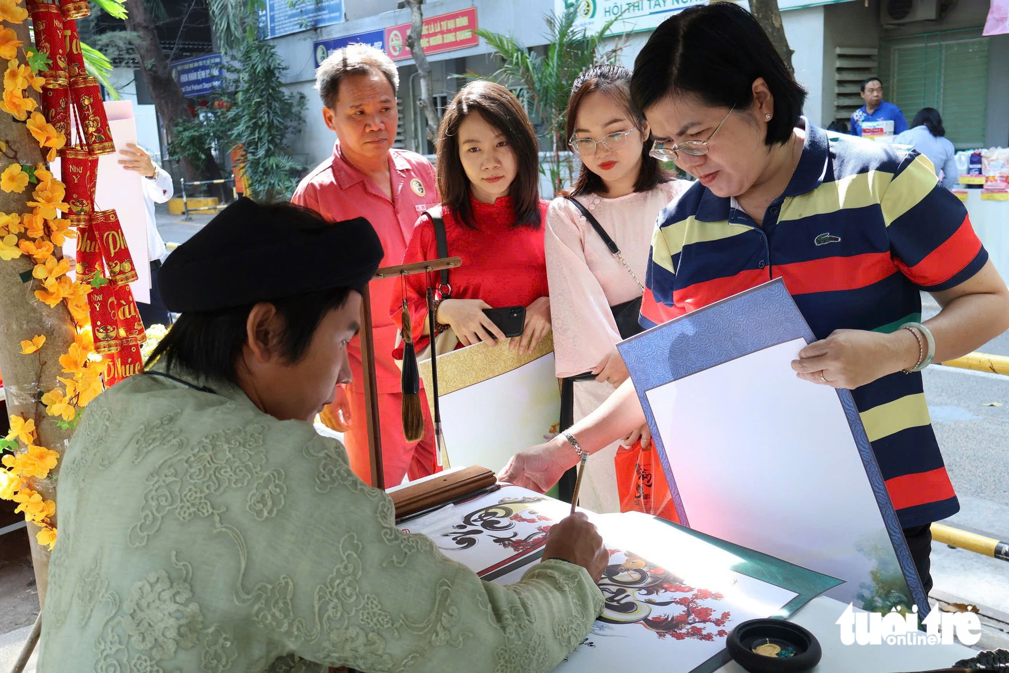 Lan tỏa không khí xuân trong Viện Y dược học dân tộc TP.HCM - Ảnh 8.