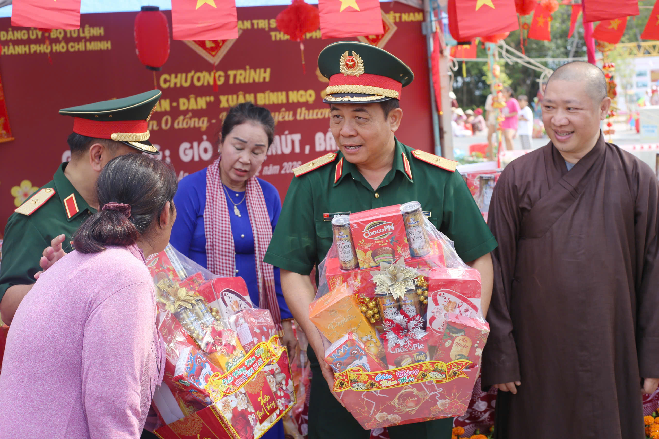 Thắm tình quân dân tại xã đảo Thạnh An dịp Tết Bính Ngọ 2026 - Ảnh 5.