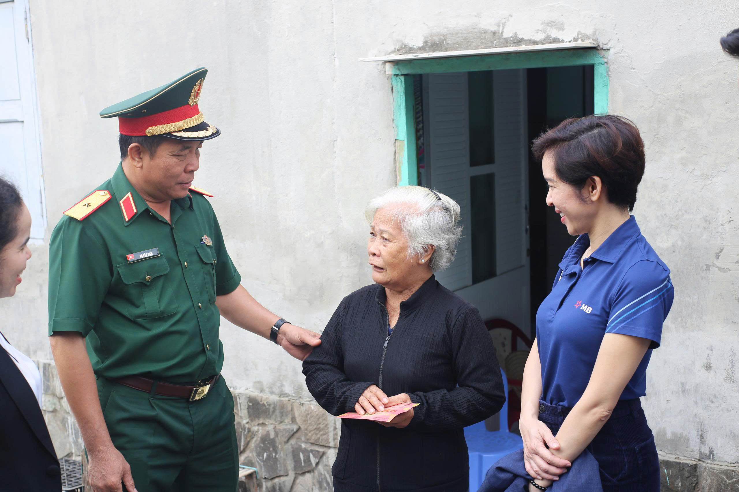 Thắm tình quân dân tại xã đảo Thạnh An dịp Tết Bính Ngọ 2026 - Ảnh 8.