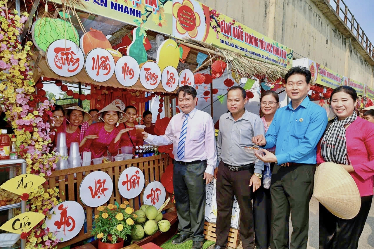 1770469540 526 Ngay hoi Xuan doan ket Tet nghia tinh ben