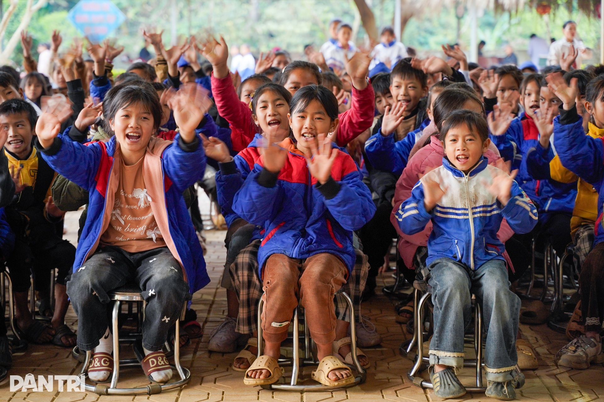 Phát hiện 8 trường hợp trẻ vùng biên giới giáp Lào nhiễm viêm gan B - 6