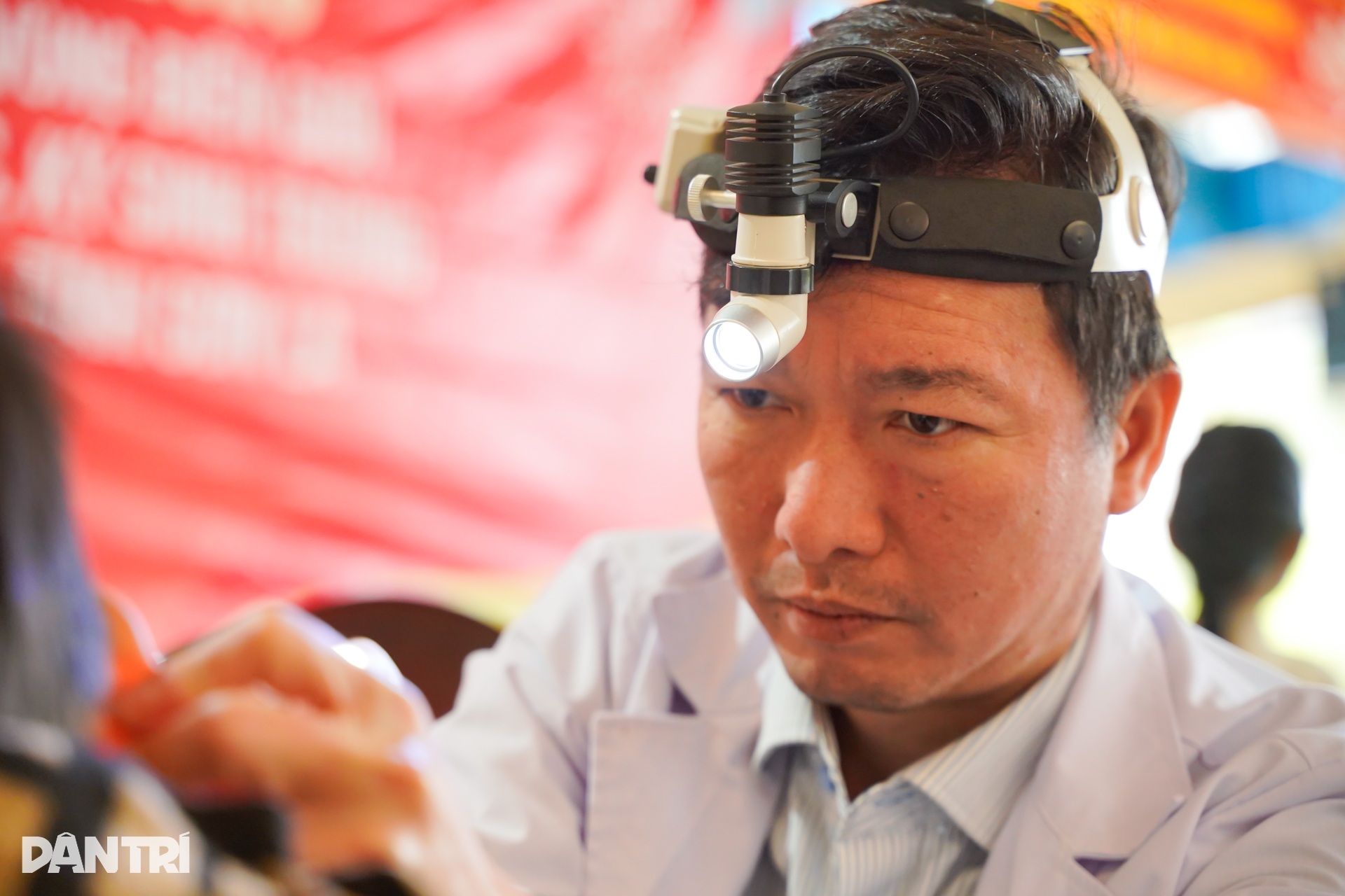 Phát hiện 8 trường hợp trẻ vùng biên giới giáp Lào nhiễm viêm gan B - 16