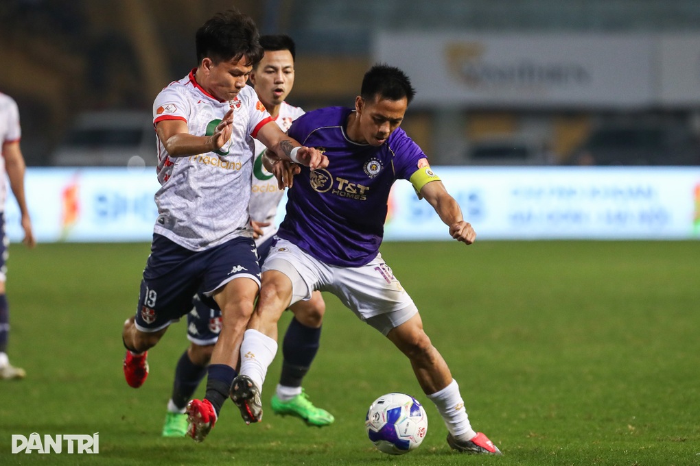 CLB Ninh Bình tiếp tục thất bại, Hà Nội FC giành 3 điểm thuyết phục - 2