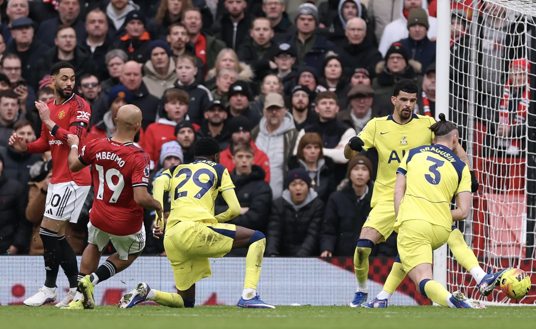 Quật ngã Tottenham, Man United bay cao Top 4 Ngoại hạng - Ảnh 5.