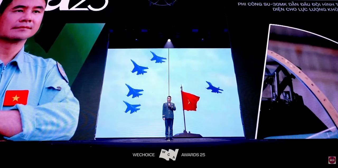 Màn xuất hiện đặc biệt của Đại tá Nguyễn Thế Dũng tại WeChoice 2025: Câu chuyện những người giữ vùng trời Tổ quốc được viết tiếp- Ảnh 4.