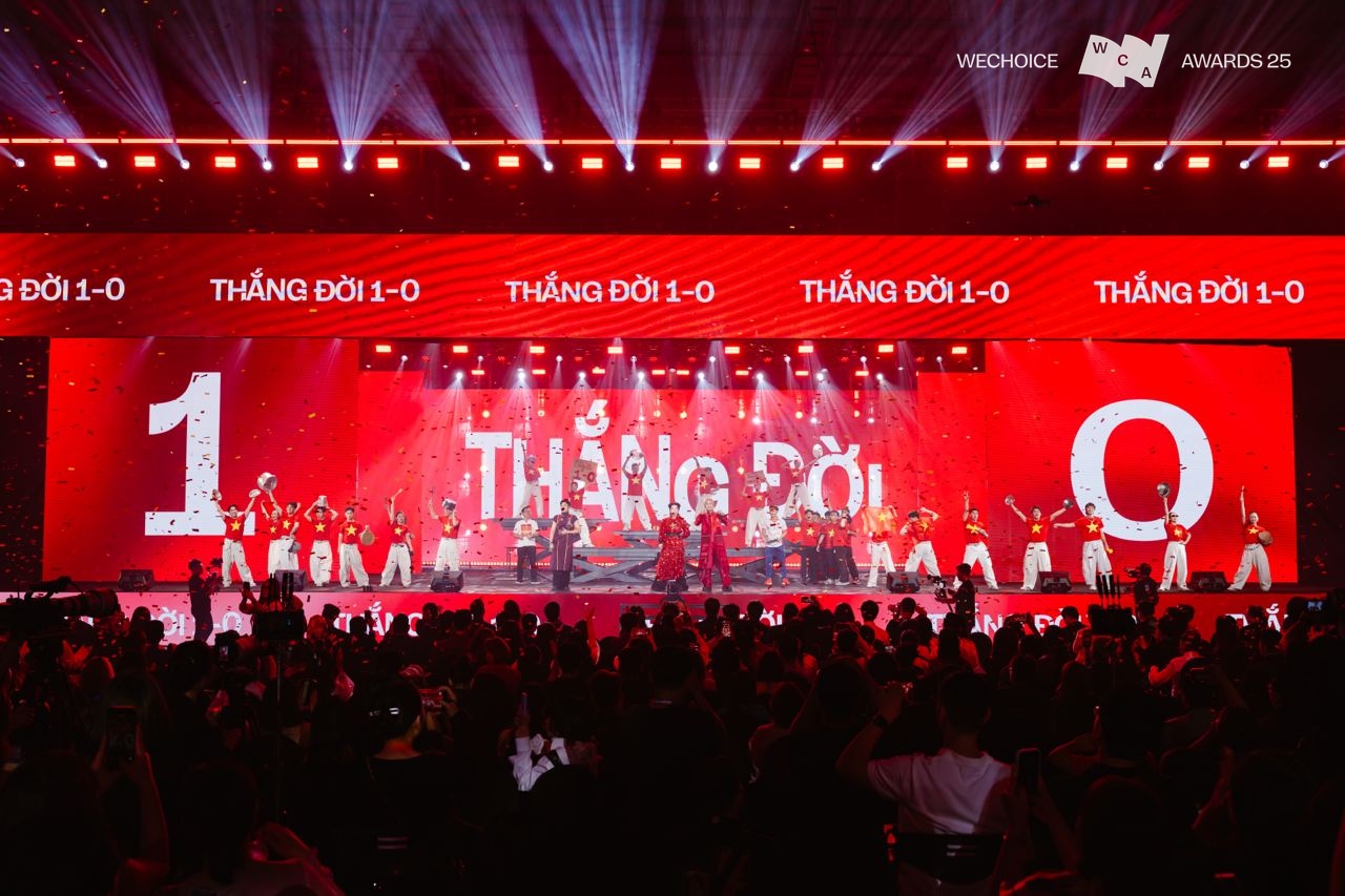 BLV Tạ Biên Cương làm thơ tại WeChoice Awards: 