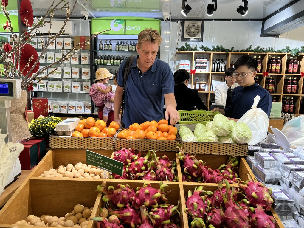 Quà Tết Bính Ngọ 2026: Đồ khô, quà sức khỏe soán ngôi bánh kẹo - 2