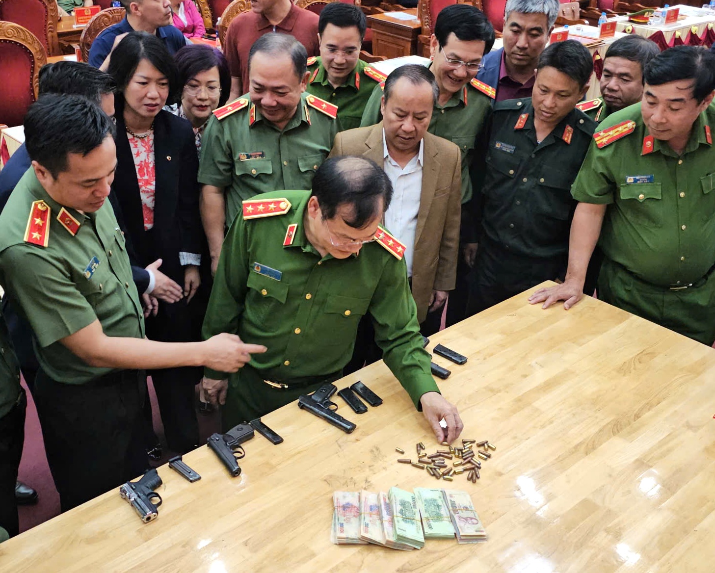 Hé lộ manh mối khiến nhóm cướp ngân hàng ở Gia Lai lộ diện - Ảnh 3.