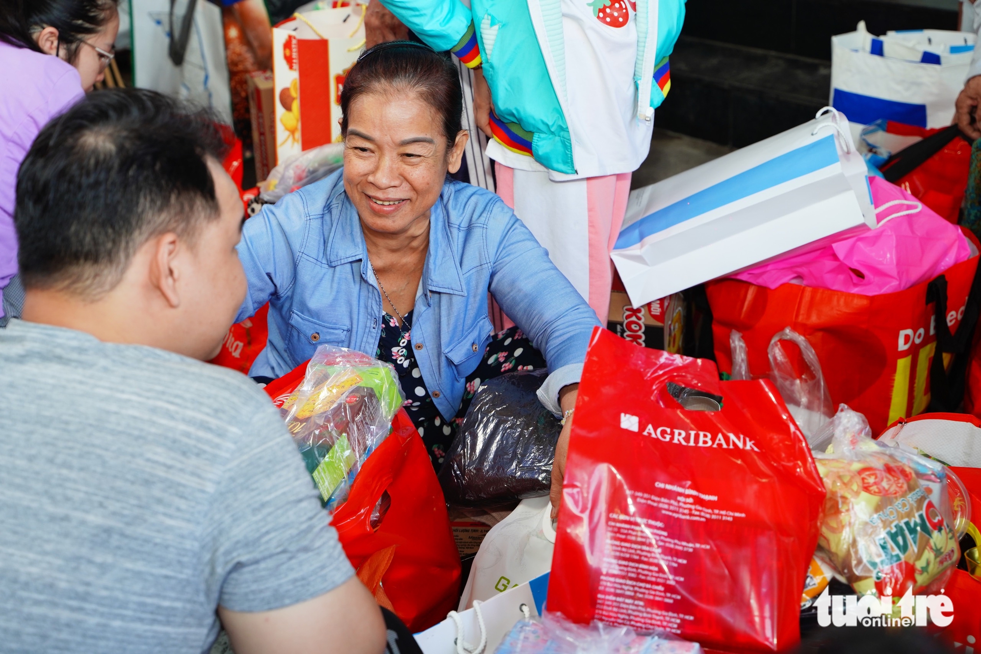 phiên chợ tết - Ảnh 4.