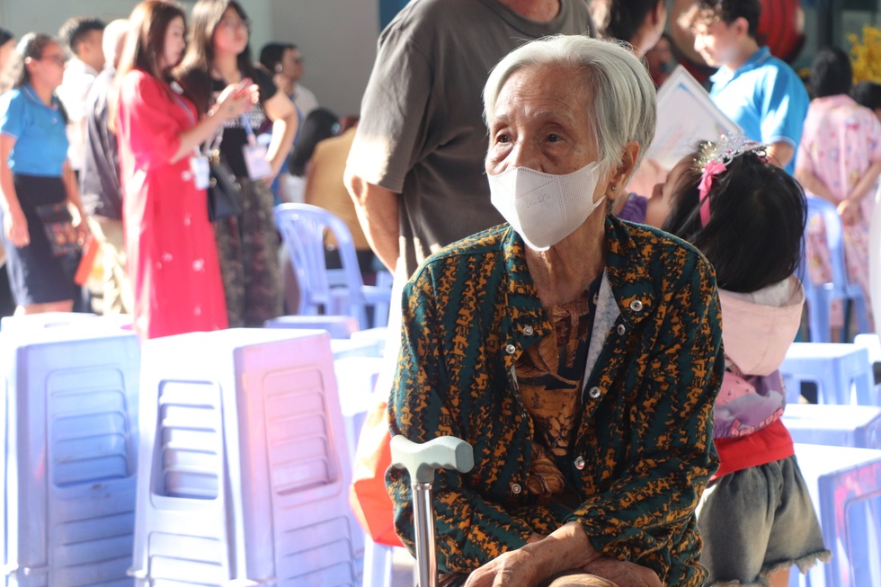 Phiên chợ Tết của bệnh nhân đột quỵ, suy thận giai đoạn cuối ở TPHCM - 3