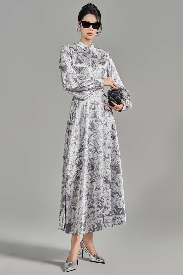 Trang phục họa tiết vân đá mang nét thanh tao ngày xuân- Ảnh 3.