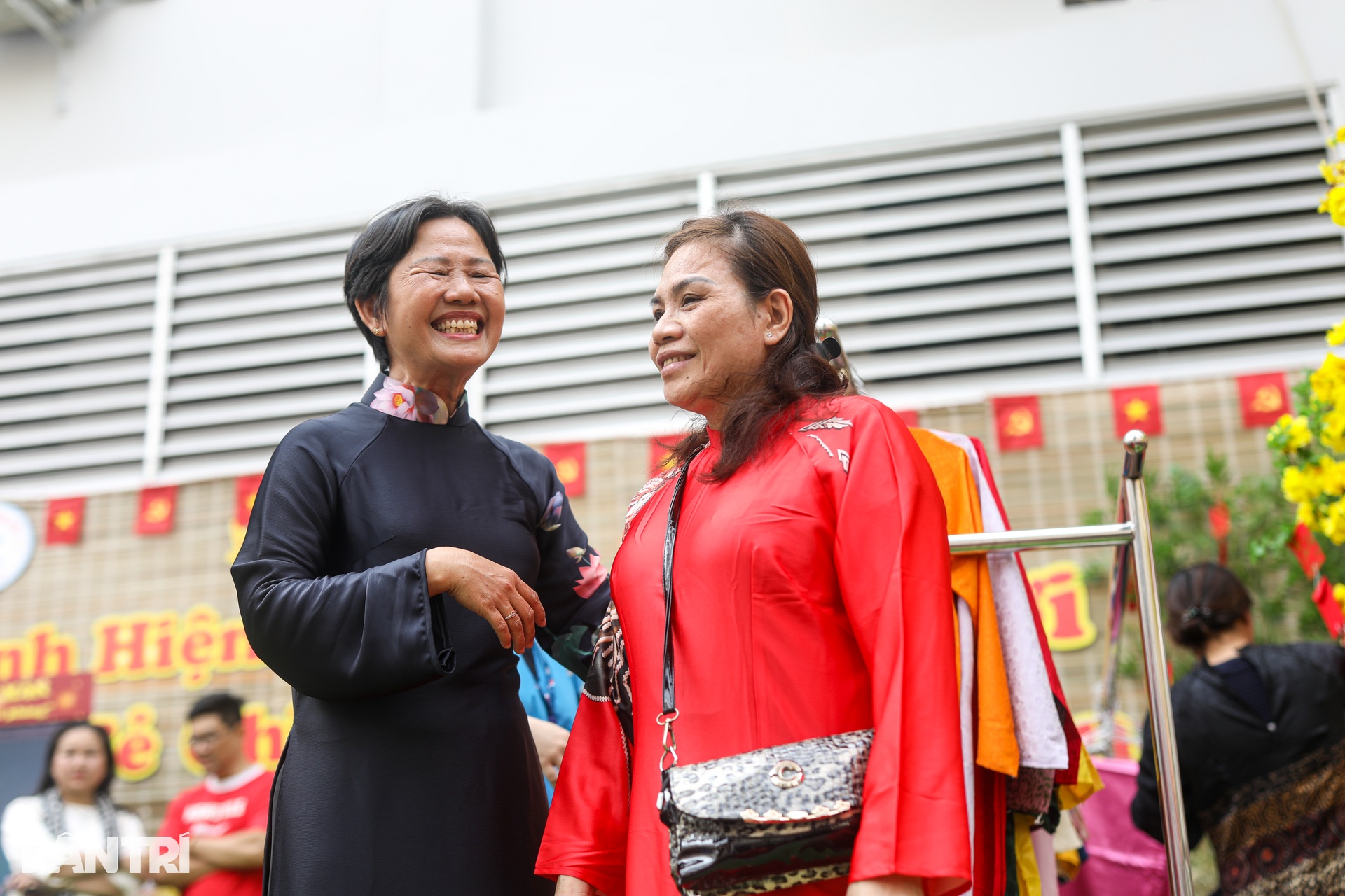 Bệnh nhân Bệnh viện Chợ Rẫy rạng rỡ chụp ảnh Tết, đón tất niên đoàn viên - 8