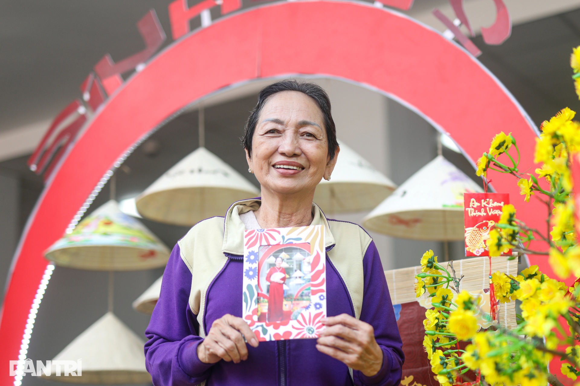 Bệnh nhân Bệnh viện Chợ Rẫy rạng rỡ chụp ảnh Tết, đón tất niên đoàn viên - 10