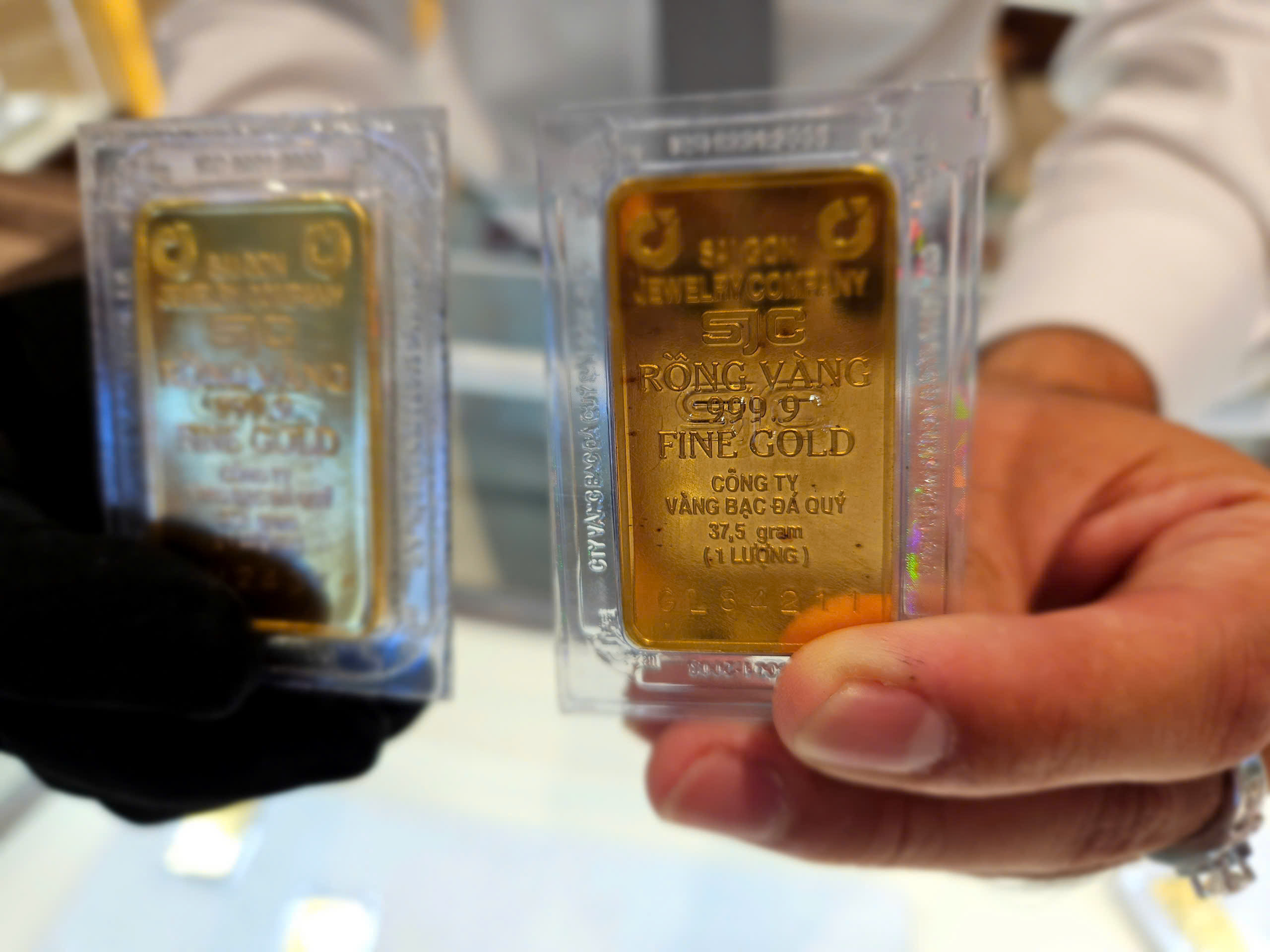 Vận hành sàn giao dịch vàng trước 10-2: 