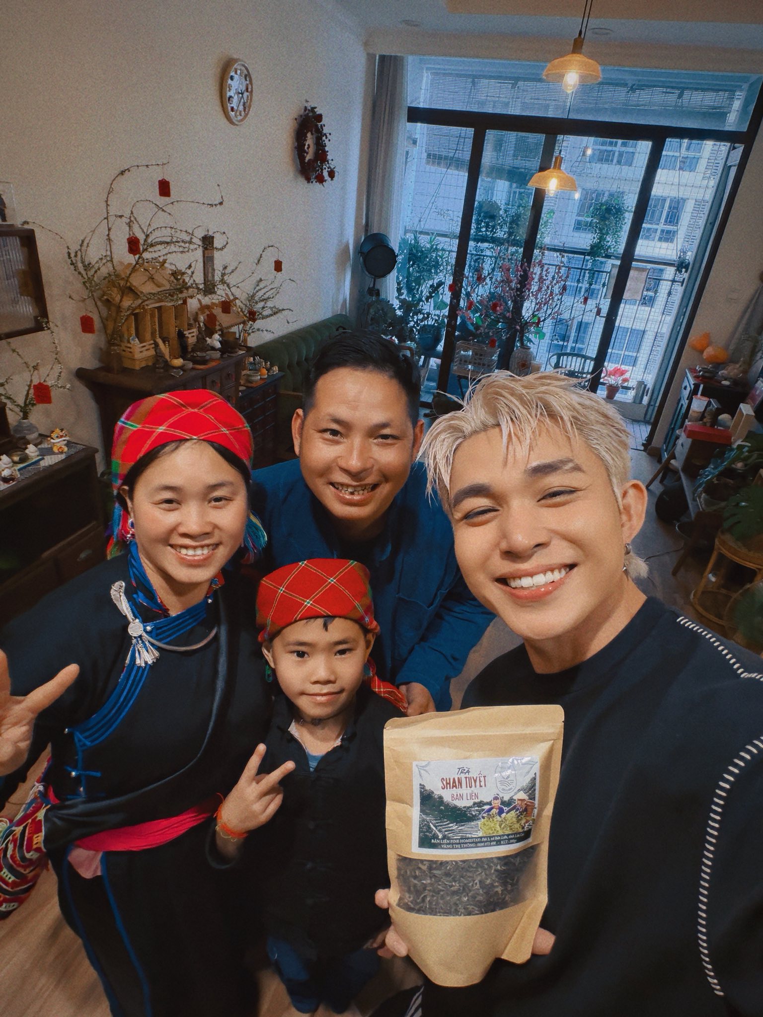 2 thứ được chị Thông mang từ tận Bản Liền và TP.HCM, mất gần 1 ngày di chuyển mới tới nơi- Ảnh 3.