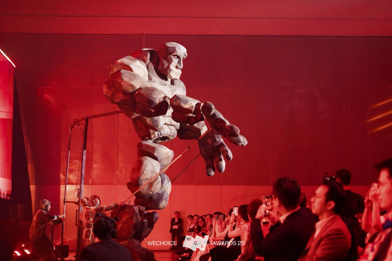 Trọn vẹn trường đoạn xúc động nhất tại Gala WeChoice 2025: Lần đầu tiên, câu chuyện của 21 đề cử Truyền cảm hứng được kể theo cách này!- Ảnh 15.