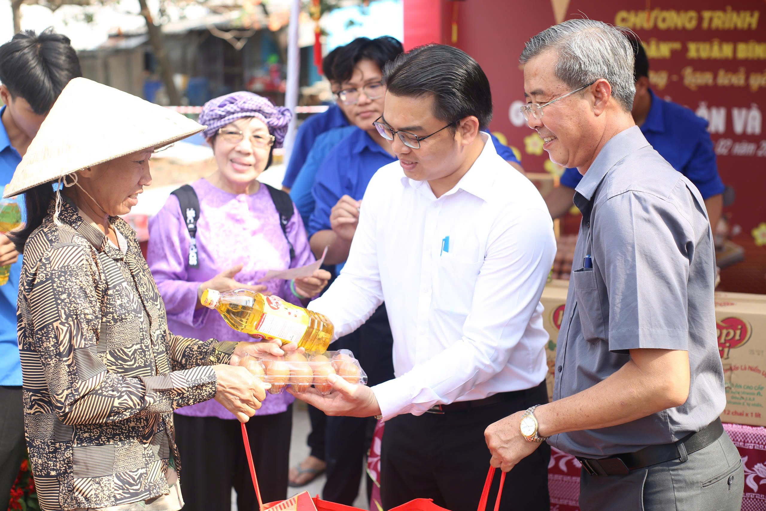 Tết về rộn ràng trên xã đảo Thạnh An và khu vực Cần Giờ - Ảnh 8.