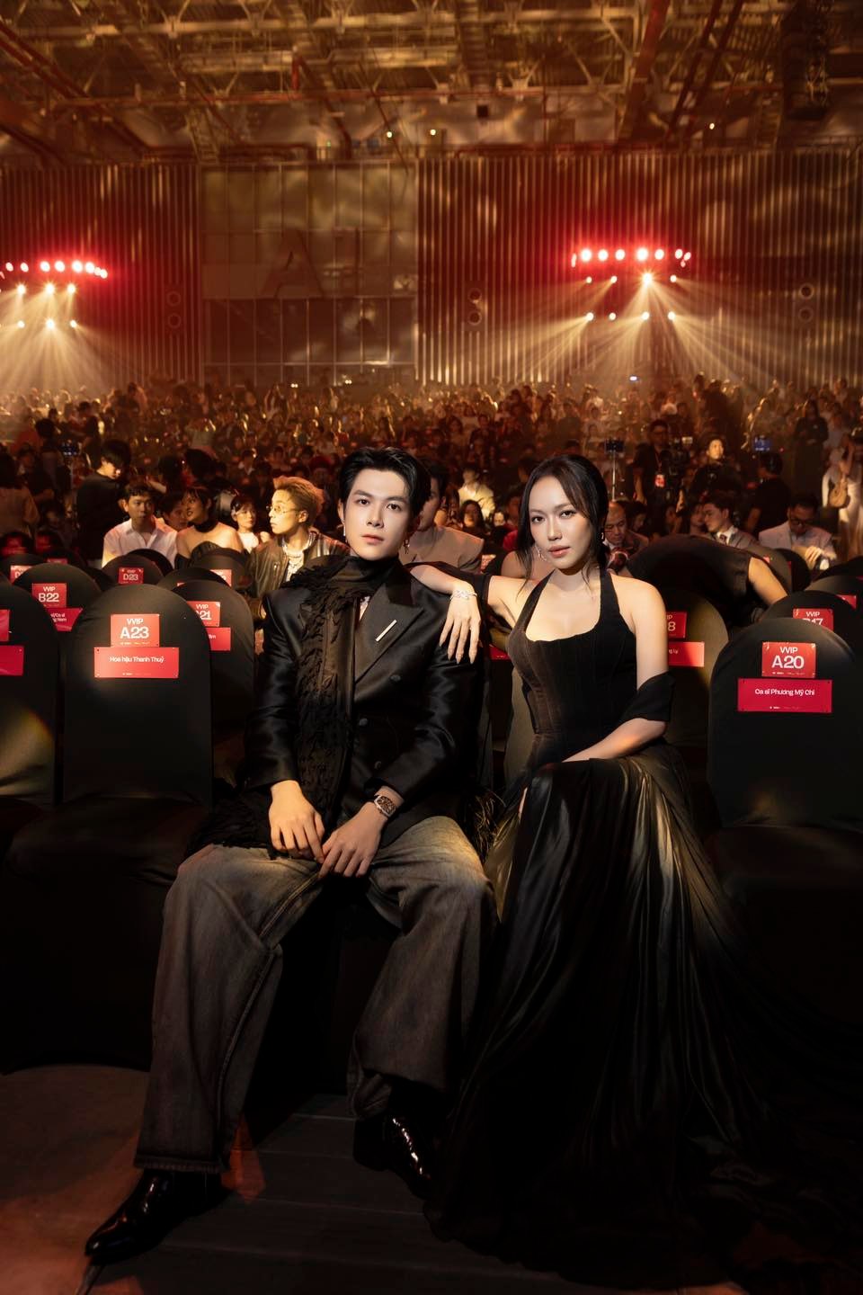 Anh Tú và Diệu Nhi không rời nửa bước tại thảm đỏ WeChoice Awadrs, gấp đôi visual hoá ra là thế này!- Ảnh 8.