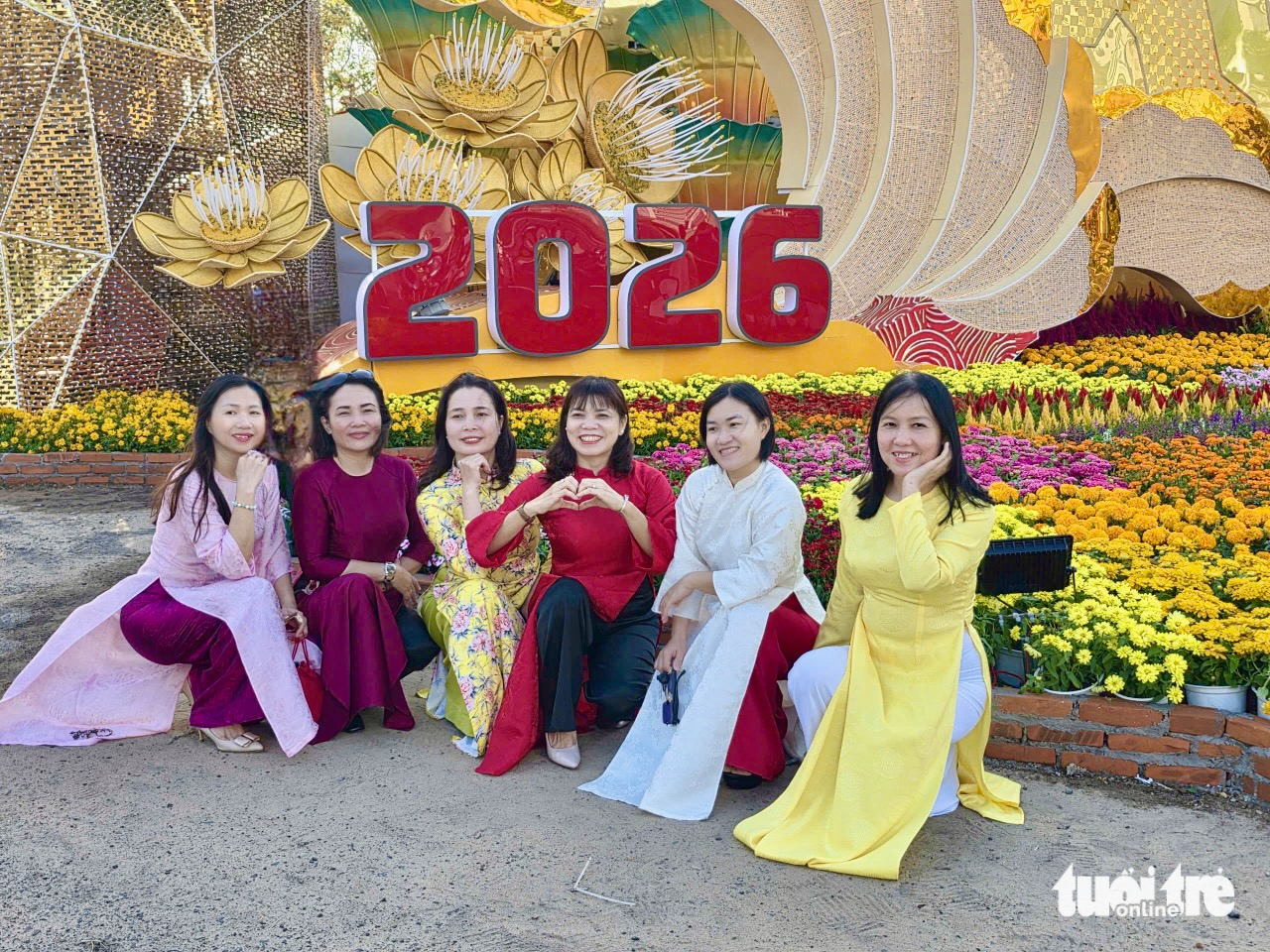 Dân thích thú khi mục kích song mã kéo xe, xích mã tung vó lấp lánh tại Phú Yên cũ - Ảnh 10.