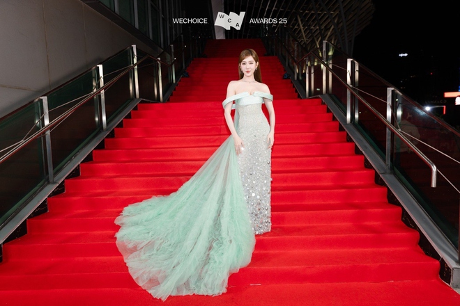 Khung hình đọ sắc đỉnh nhất WeChoice Awards 2025: Thanh Thuỷ và Thuý Ngân bất phân thắng bại- Ảnh 9.